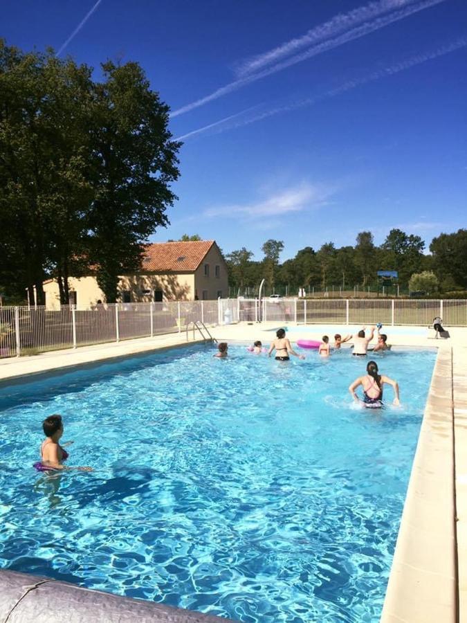 מלון Saint-Sauveur  Camping Les Petites Minaudieres מראה חיצוני תמונה